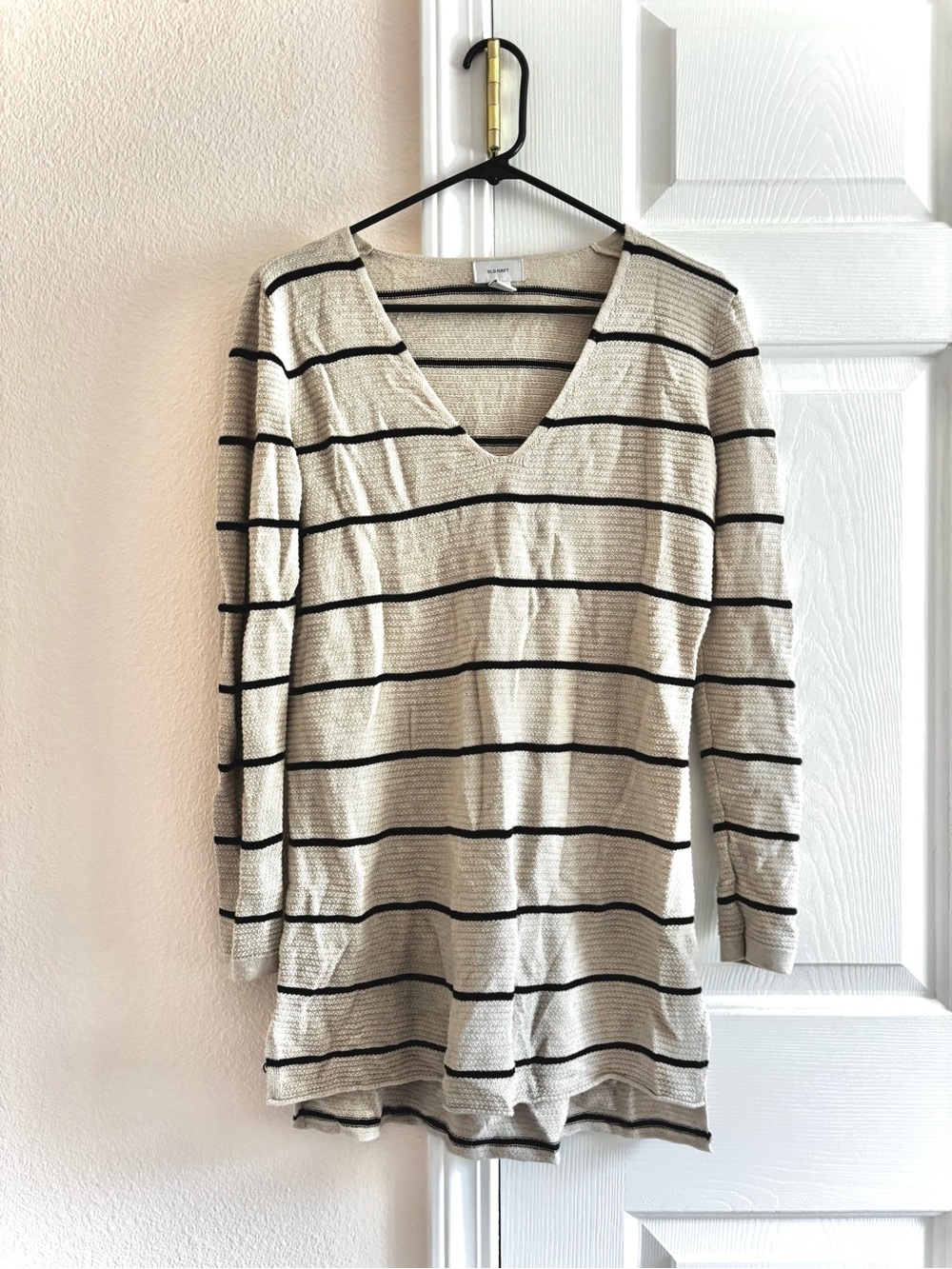 Old Navy Women's Thin Long Top/Sweater Oversize V-neck Cream w/ Black Strips XS
